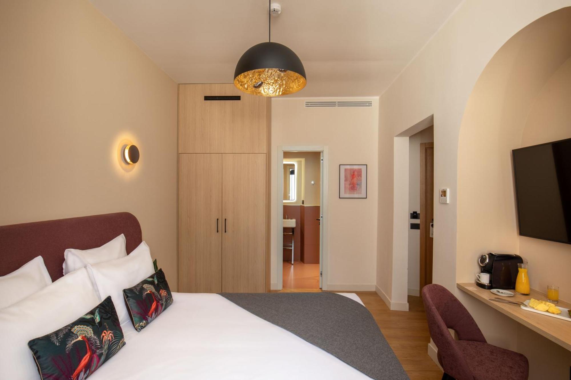 9Hotel Cesari Roma Esterno foto